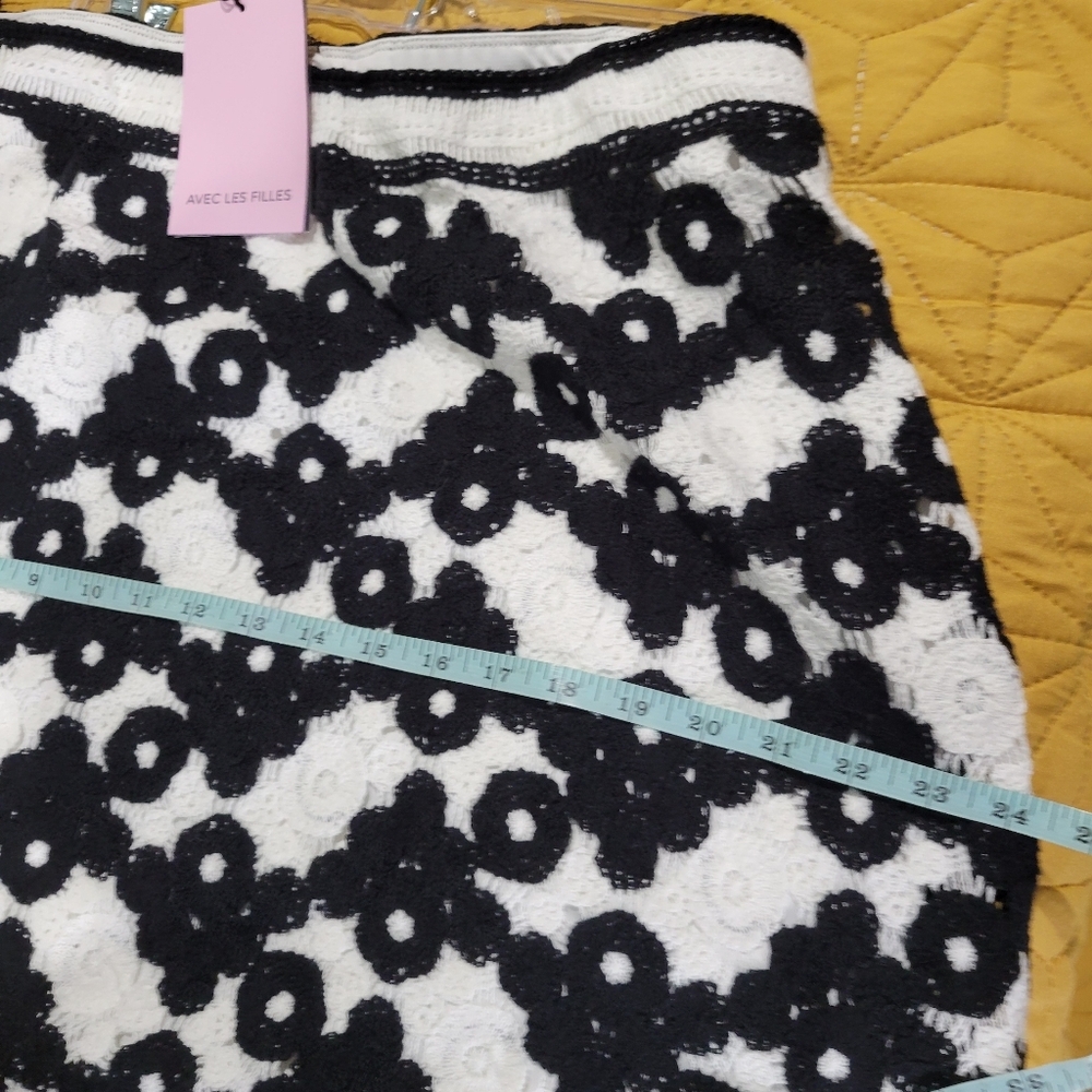 Avec Les Filles NWT Crochet Skirt In Black White Size XL/XXL - Picture 9 of 9